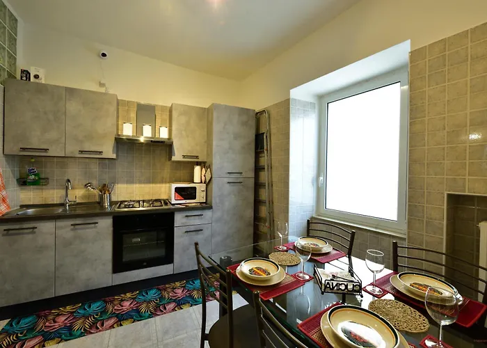 Ciaobari - Elegant 4 Bedrooms In The Heart Of Old Town Апартаменты Бари