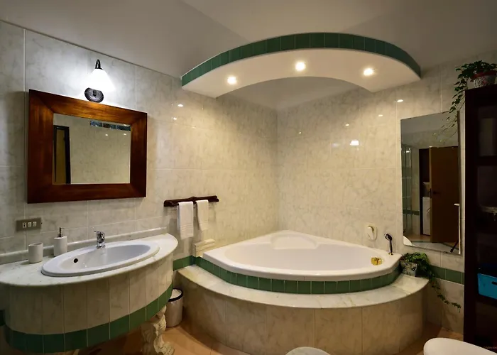 Ciaobari - Elegant 4 Bedrooms In The Heart Of Old Town Апартаменты