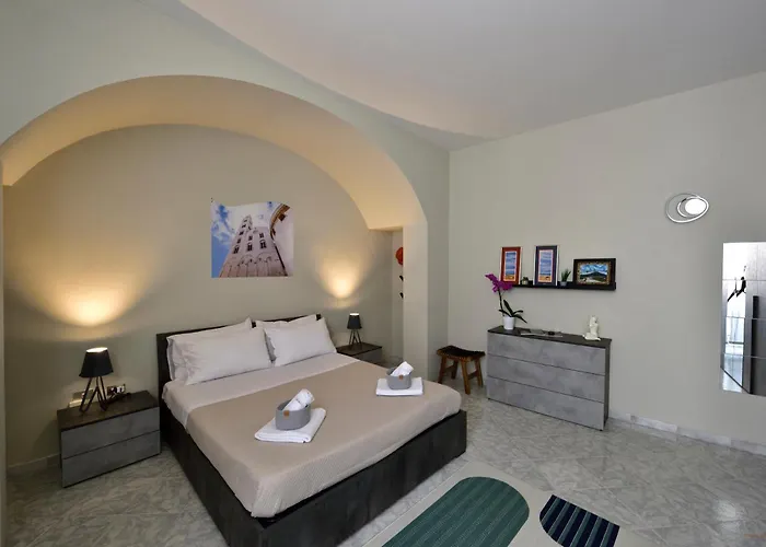 Апартаменты Ciaobari - Elegant 4 Bedrooms In The Heart Of Old Town Бари