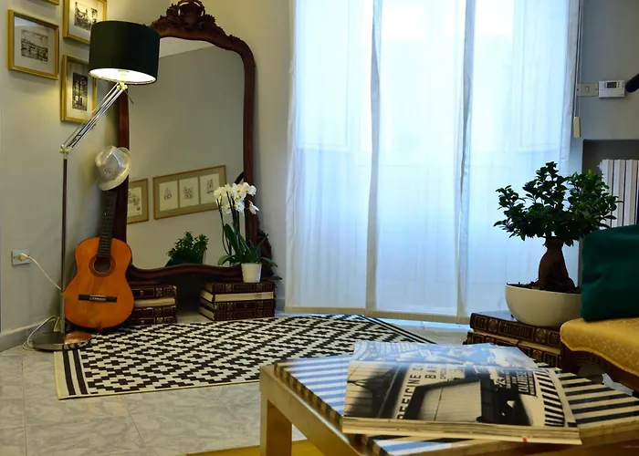 Апартаменты Ciaobari - Elegant 4 Bedrooms In The Heart Of Old Town *