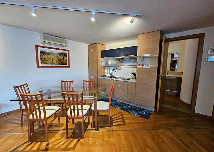 Апартаменты Ciaobari - Elegant 4 Bedrooms In The Heart Of Old Town