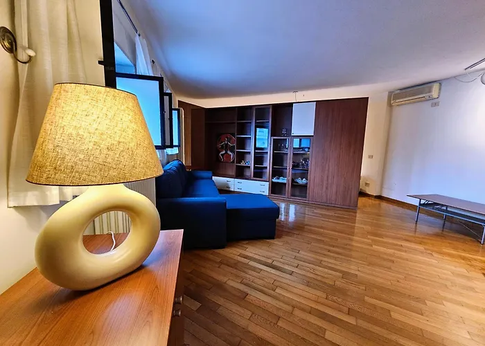 Апартаменты Ciaobari - Elegant 4 Bedrooms In The Heart Of Old Town *