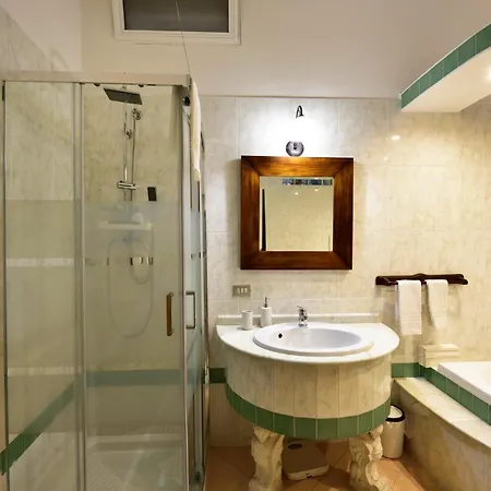 Ciaobari - Elegant 4 Bedrooms In The Heart Of Old Town *