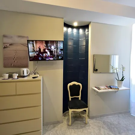Ciaobari - Elegant 4 Bedrooms In The Heart Of Old Town Бари
