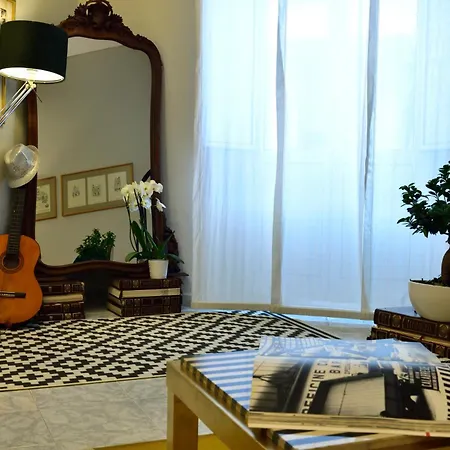 Апартаменты Ciaobari - Elegant 4 Bedrooms In The Heart Of Old Town *