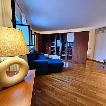 Апартаменты Ciaobari - Elegant 4 Bedrooms In The Heart Of Old Town *